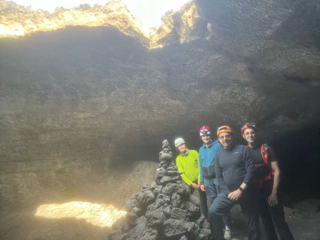 9 - Photo de groupe à la Grotta dei lamponi