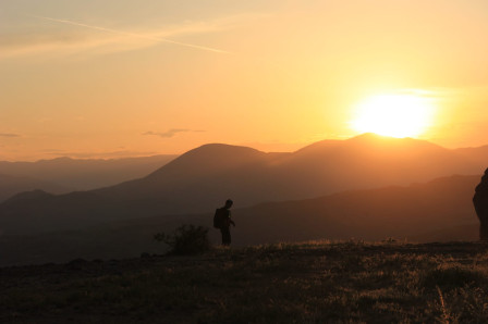 26/05 : Samuel devant le couché du soleil